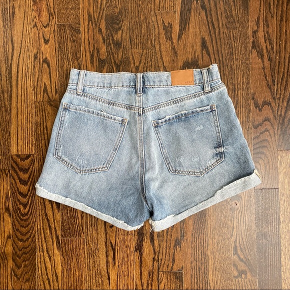 Distressed High Waisted Mom Shorts - Picture 2 of 3